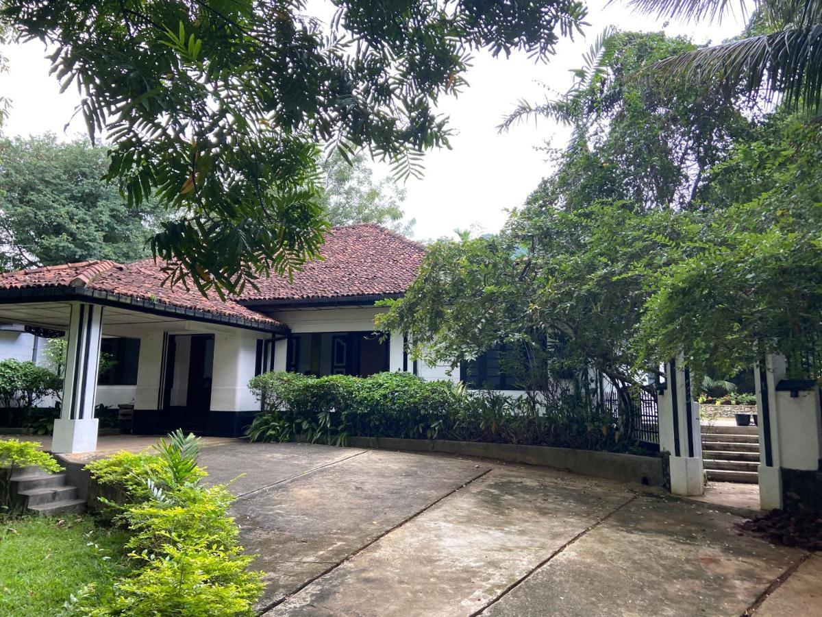 Clover Grange Home Stay Matale Exterior photo